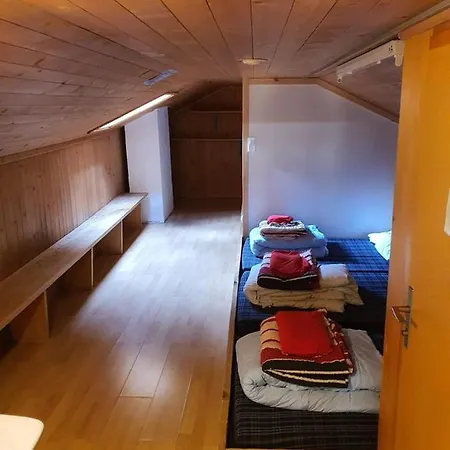 Berghaus Horneggli Hostel *