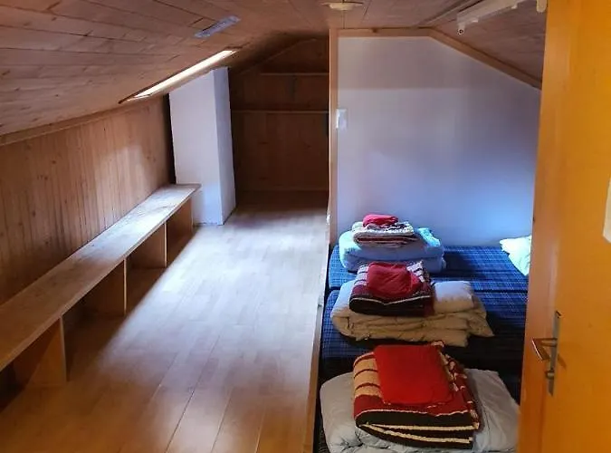 Berghaus Horneggli 旅馆 *